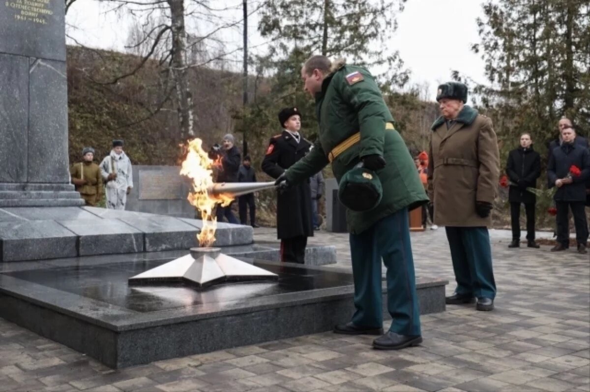    В Переславле-Залесском зажгли вечный огонь в День Неизвестного Солдата