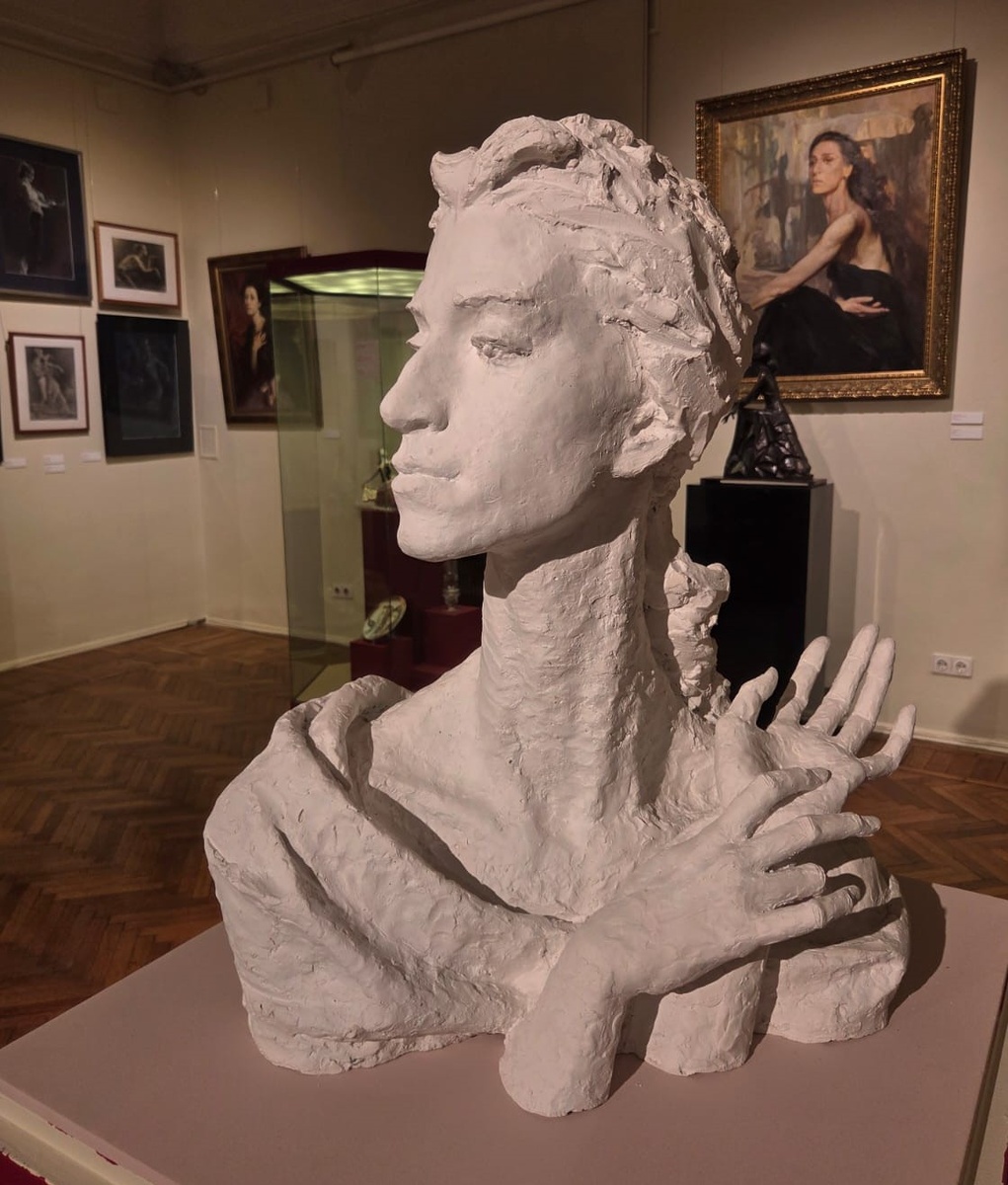 Б.Л.Соломонашвили. Майя Плисецкая. 2025 гипс