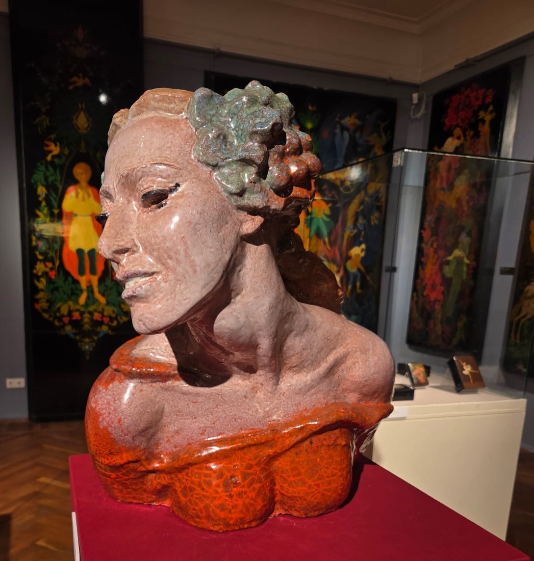 О.А.Иконников. Майя Плисецкая в роли Вакханки. Вальпургиева ночь в опере "Фауст". 1976. керамика