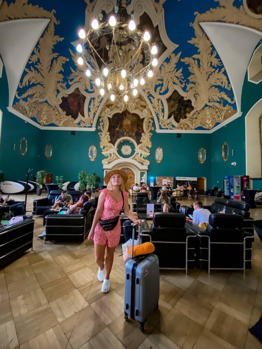 Зал ожидания на Казанском вокзале 