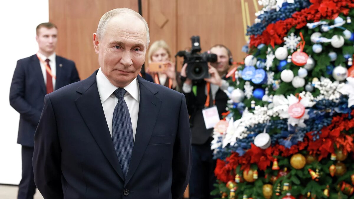 Президент РФ Владимир Путин на встрече с волонтерами на Международном форуме гражданского участия #МЫВМЕСТЕ / © POOL