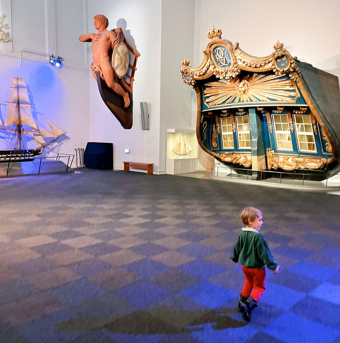 Старинные корабли всем интересны. 