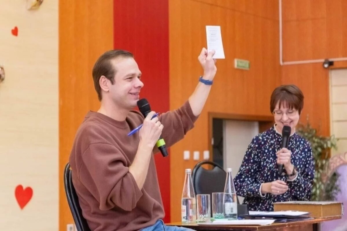    Звезда сериала «Молодёжка» Канопка рассказал, что хотел нравиться девушкам