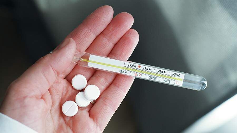 Россию накрыла волна гонконгского гриппа: что это, симптомы, чем опасен