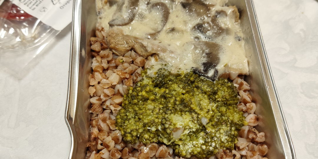 Чем кормят в поездах РЖД и сколько это стоит в 2025 году.