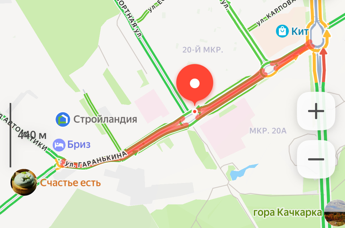    В Оренбурге начинают штрафовать за парковку фур на дублерах Гаранькина