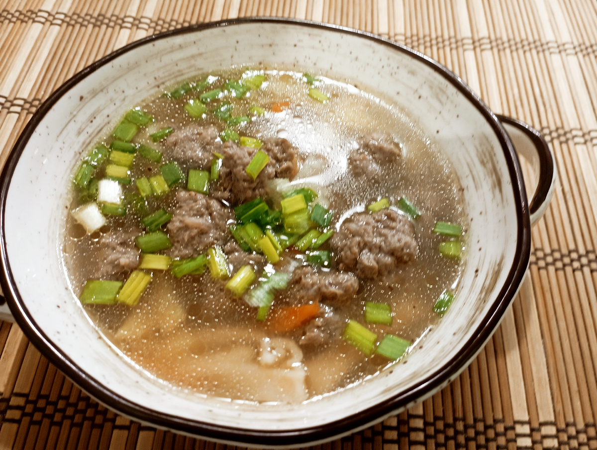 Нюанс! Фрикадельки варила в не солёной воде. Фарш был посолен. 