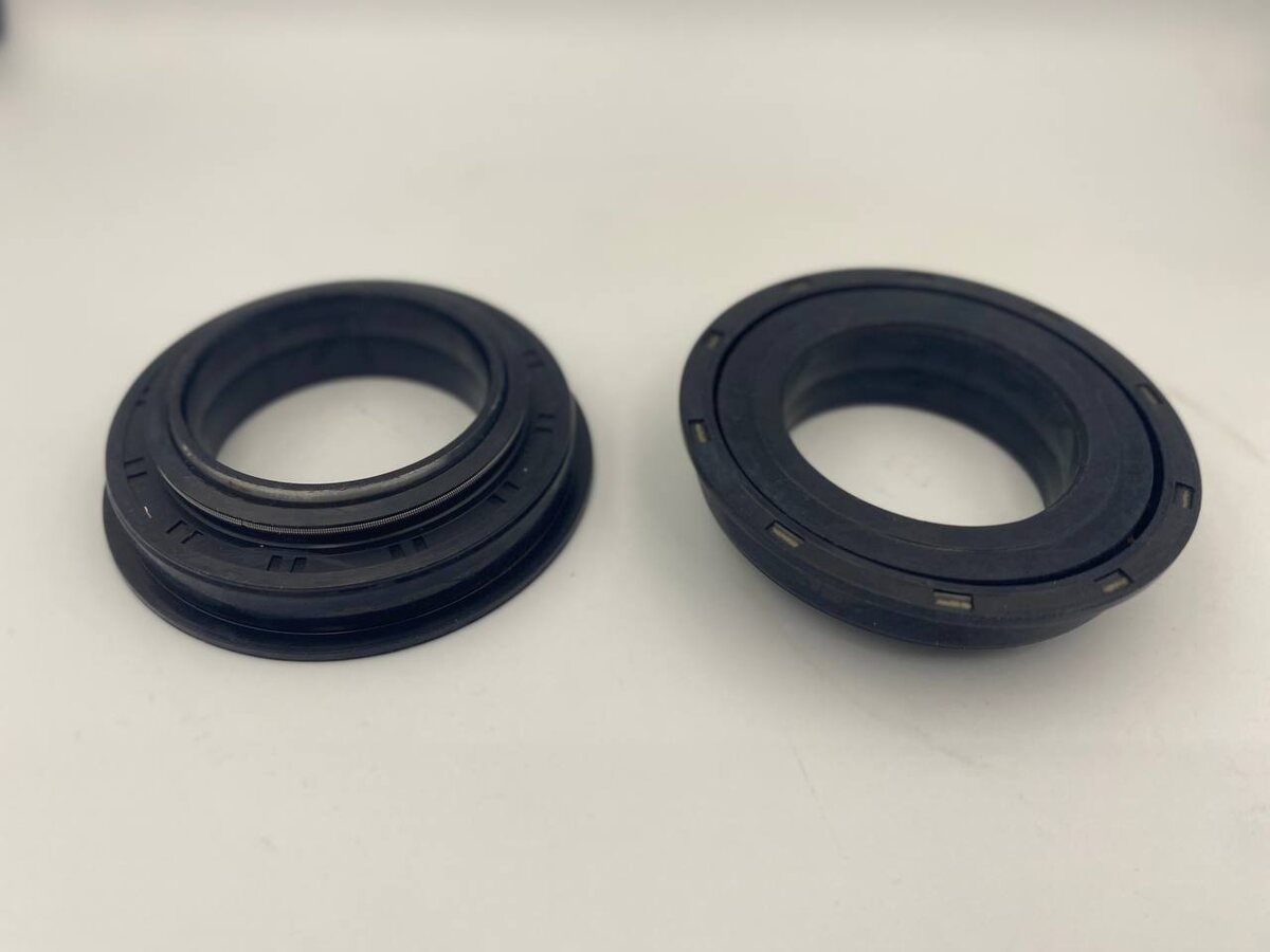 Сальник моста, дифференциала | 45*72*13/20 | (Y00622 COMBI) | Y00622 | SNF   

 https://mirsalnikov.ru