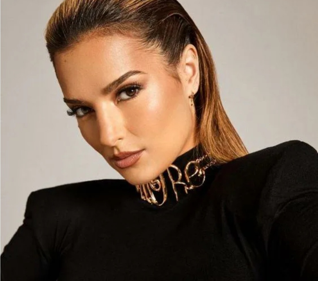 Такие вроде не пытаются быть первыми, как-то побеждать, за кем-то гнаться, а потом оказывается так, что именно они были и правы