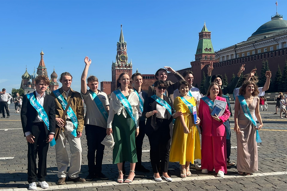 В ситуации, когда не хватает квалифицированных рабочих рук, логично «указать» товарищам абитуриентам верную дорогу в ПТУ и прочие подобные места. – Центр Поддержки Семейного Образования (ЦПСО)