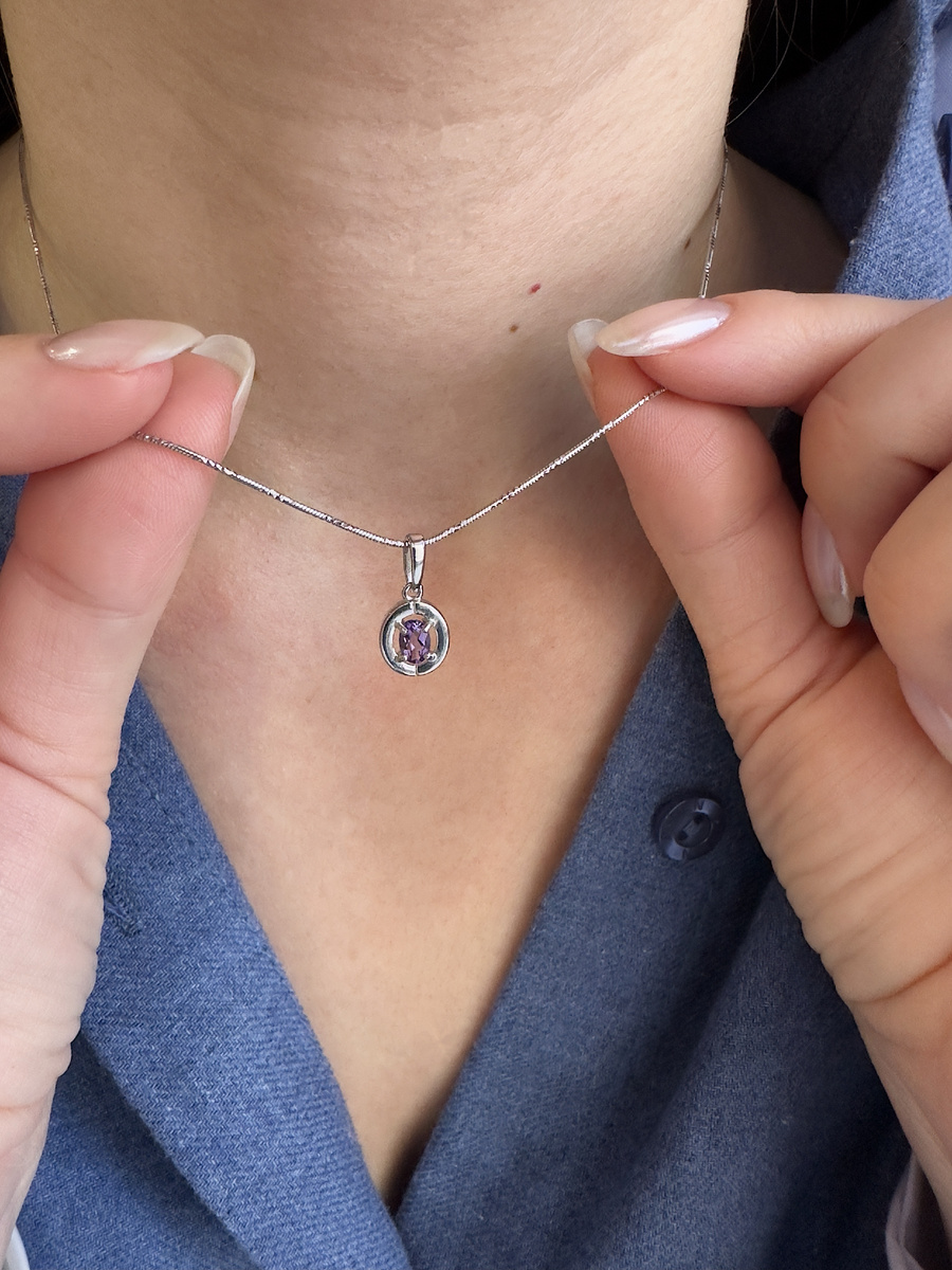 Подвеска из серебра с аметистом из коллекции "Современная классика"