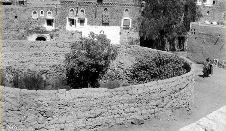 Старая фотография храма Абрахи / Источник: gzt.com