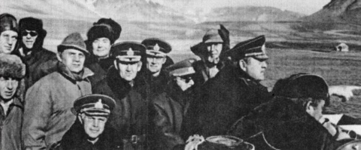 Рисунок 2  Сотрудники 6-го управления ВМФ СССР готовят испытание ядерного заряда