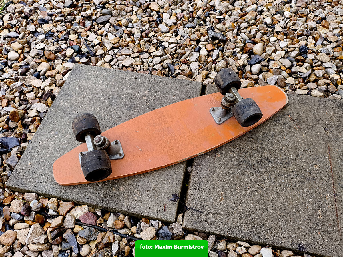 Вид снизу столь же лаконичен.