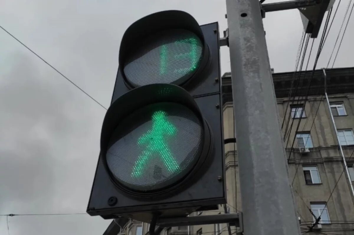    На загруженных перекрестках Новосибирска появятся умные светофоры