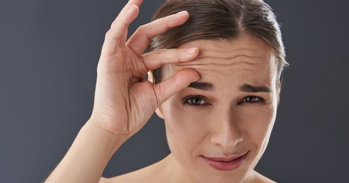 Поддерживающие процедуры помогают коже стареть медленнее и выглядеть моложе, чем редкие разовые вмешательства