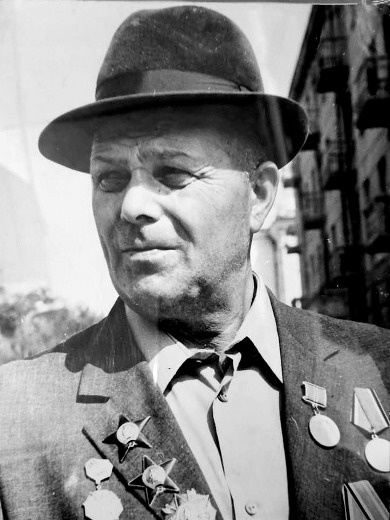 Лейтенант Алимханов Исаак Алимханович, 77 СД