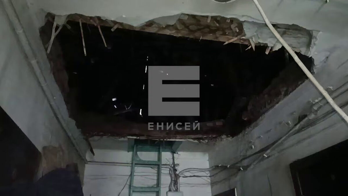     В Красноярске завели уголовное дело после обрушения потолка в доме на Спартаковцев