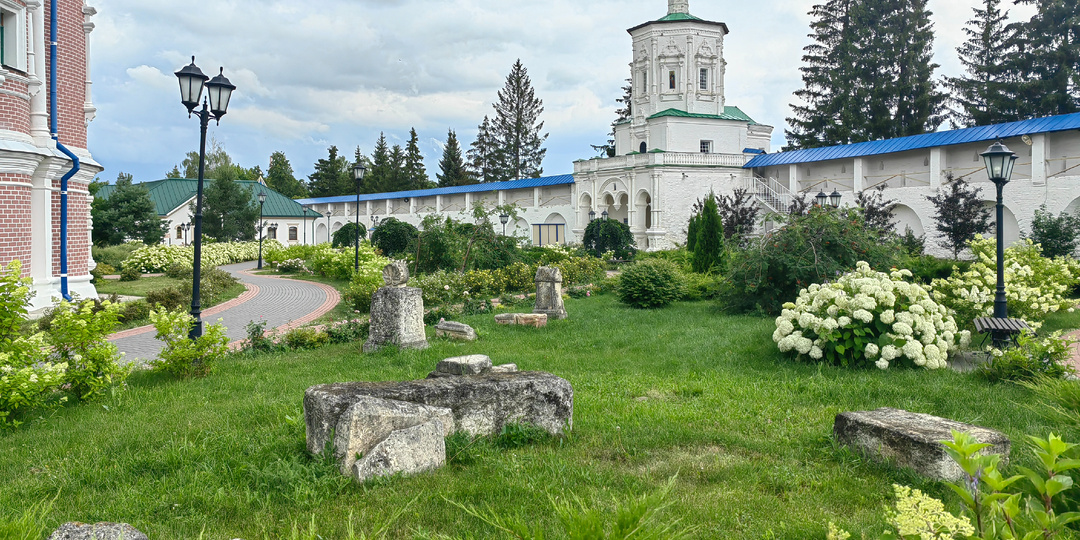 Район Солотча в Рязани, где в усадьбе Пожалостина жил К. Паустовский, а в монастыре перед походом на Казань стояли войска Ивана Грозного