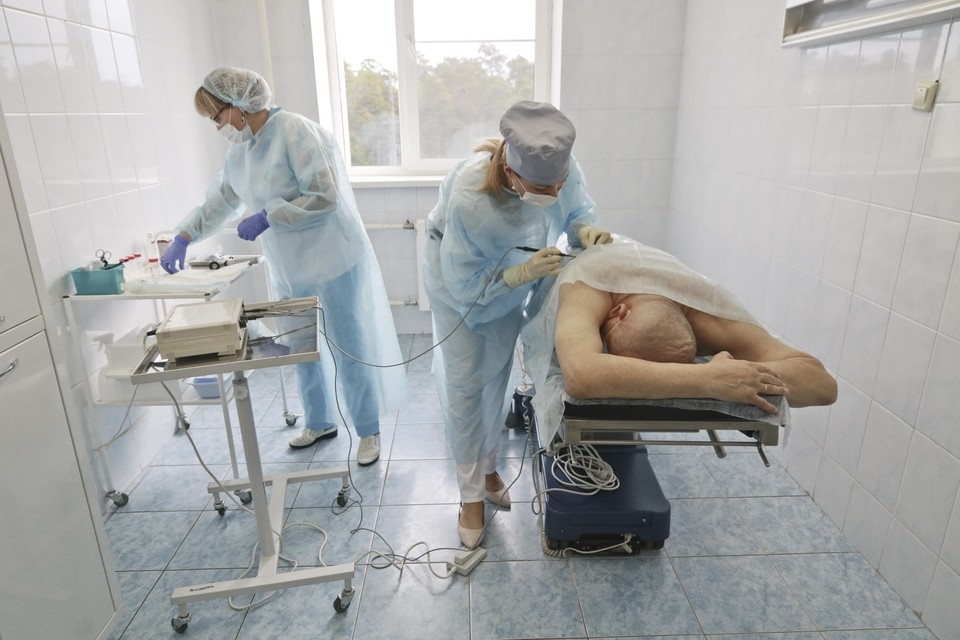 После биопсии стало ясно, что у мужчины вовсе не простуда. Фото: Олег Укладов 