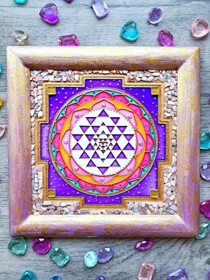 Шри янтра с мозаикой из перламутра