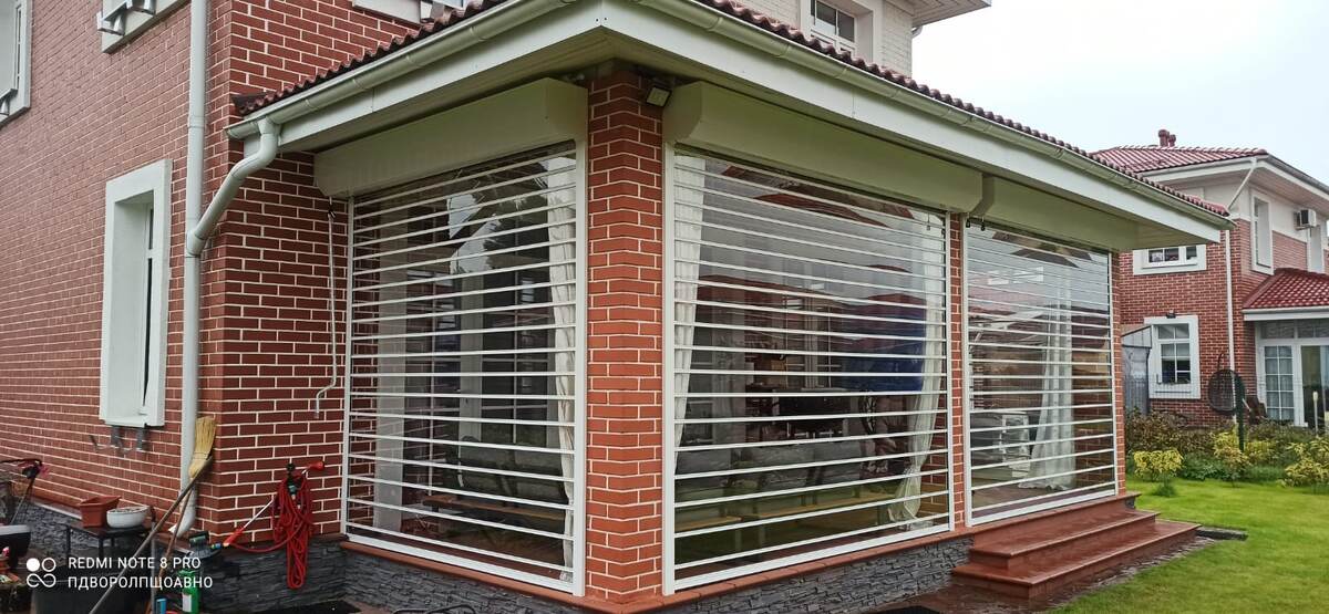 Прозрачные рольставни для веранды