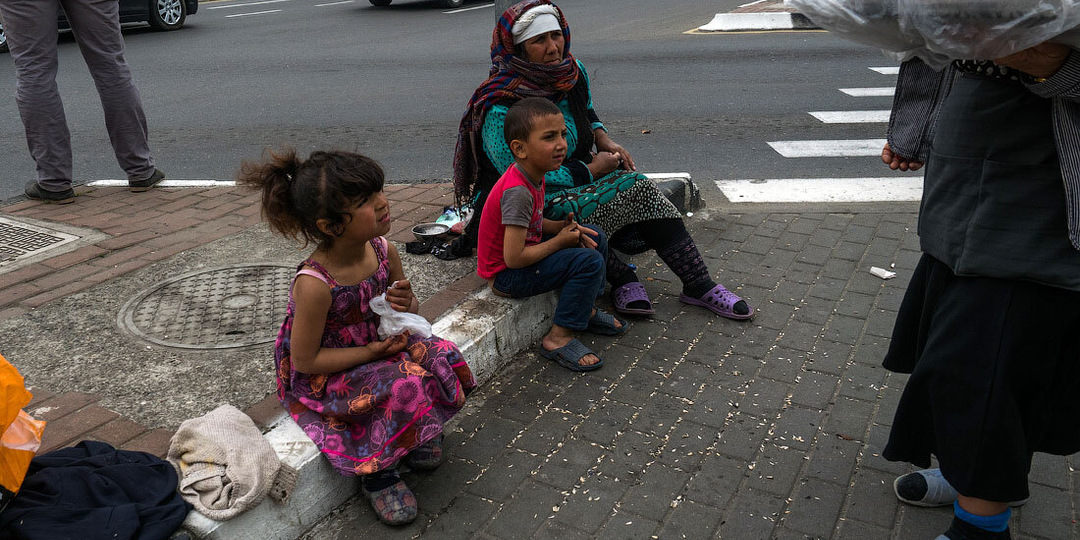Главная беда метро Тбилиси - дети-попрошайки? Откуда они берутся и как живут?