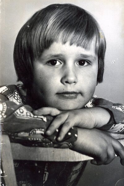    Артисту с самого рождения предрекали яркое будущее