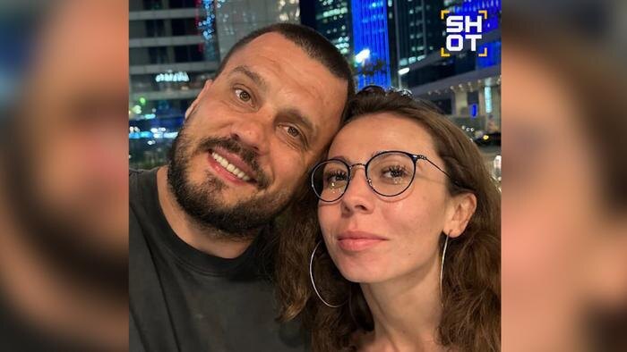 Максим Антонов открывал центр вместе с супругой Еленой Власовой. Фото © SHOT