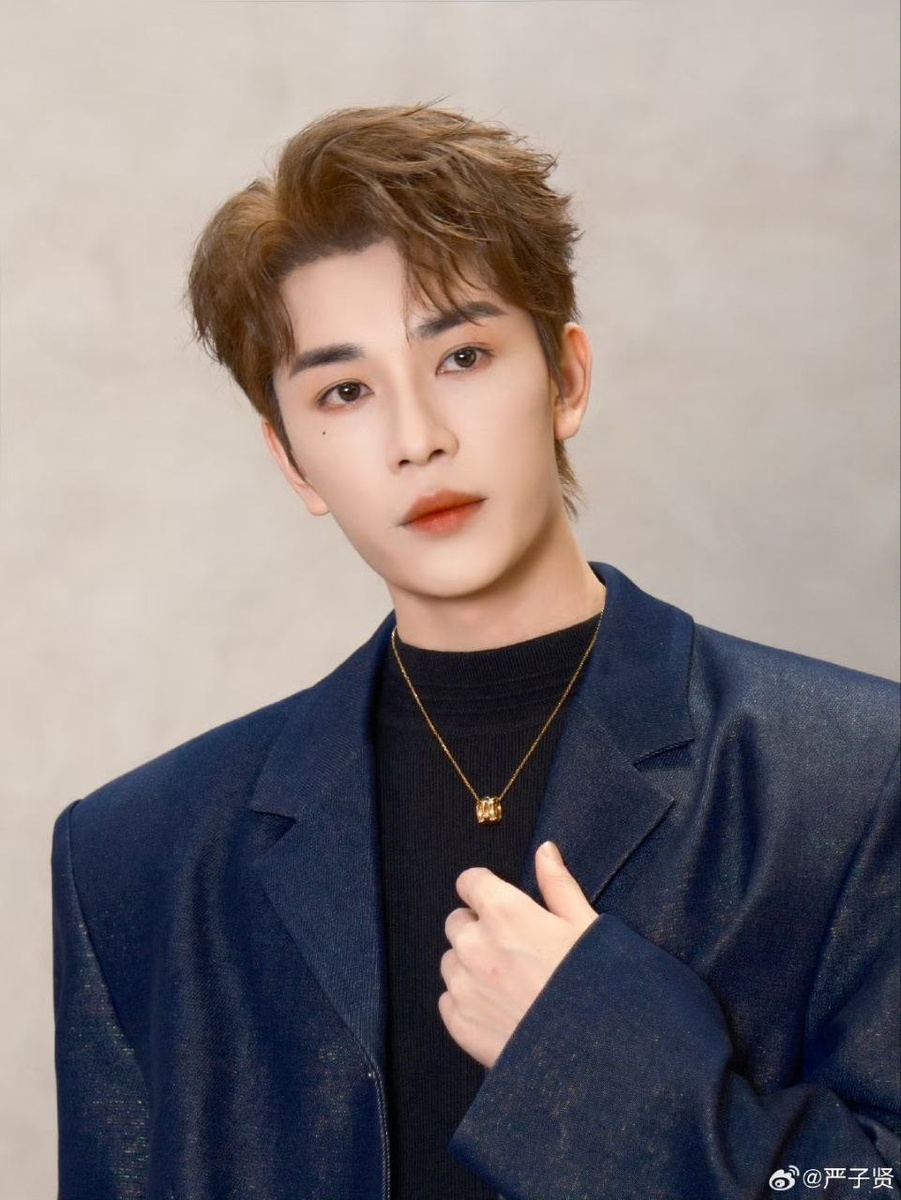 Актёр Янь Цзысянь. Смотрите галерею...