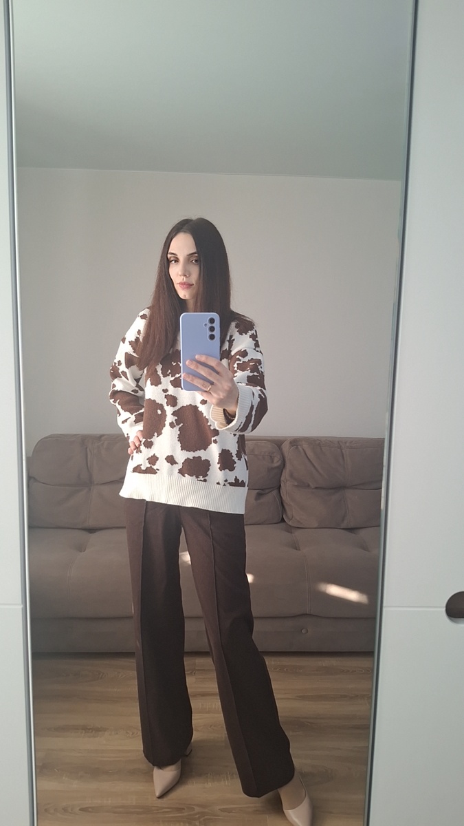 Тепло и стильно: 3 образа с одним шерстяным свитером, в котором вы не замерзнете и будете в центре внимания