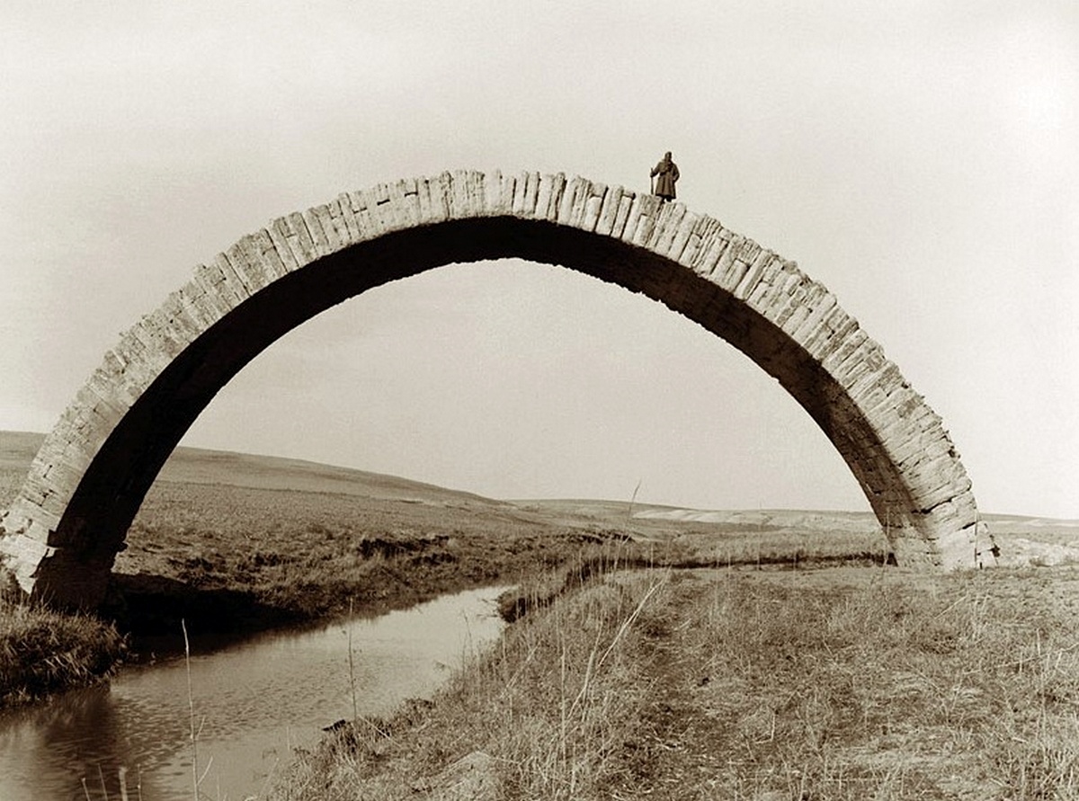 Римский мост в долине Мосула. Марк Аурель Стейн, 1940.
