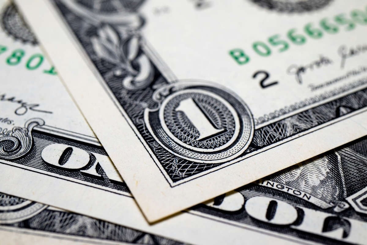     На следующей неделе курс доллара пробьет психологическую отметку: сколько будет стоить рубль