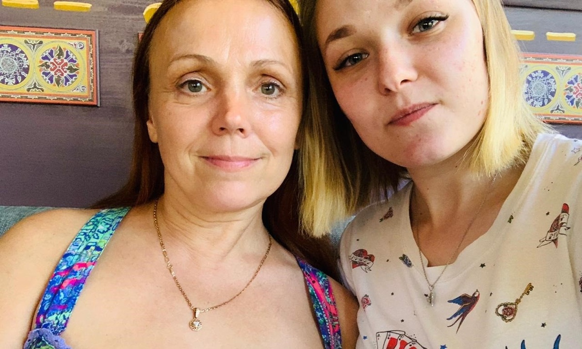 С дочкой Олей.