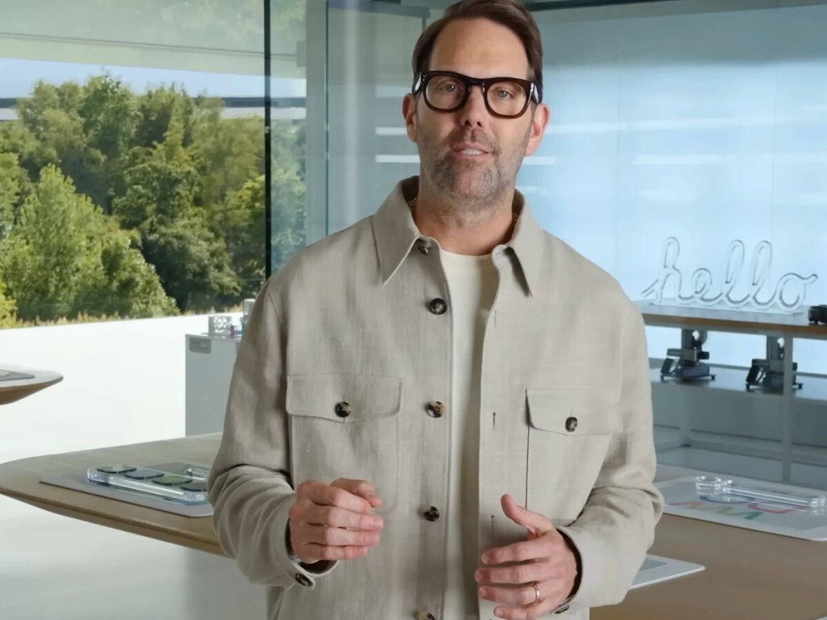    Главный дизайнер интерфейсов Apple внезапно покинул компанию