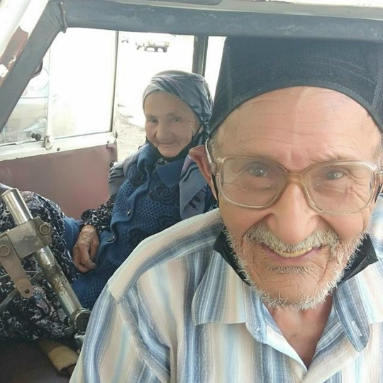 Как 3 000 человек подарили дедушке из Узбекистана машину, которую он увидел во сне