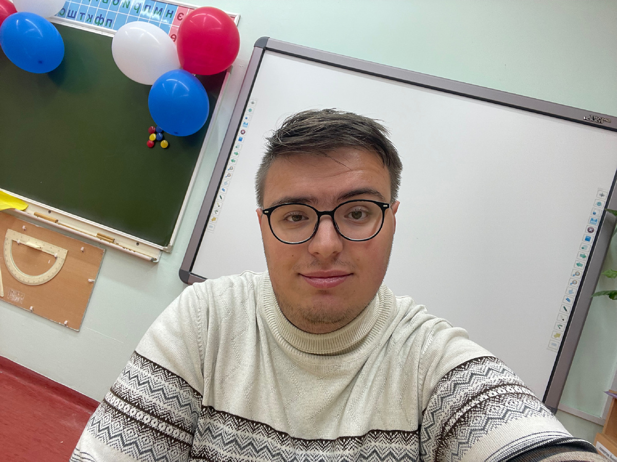 Я всегда работал на бесплатной продленке. Да и в подмосковном городе, где раньше жил, никогда ни в одной школе платная продленка не практиковалась. Возможно, зря. Думаю, если бы она была платной, больше учителей готовы были бы работать. Фото: Михаил Лайф Влог