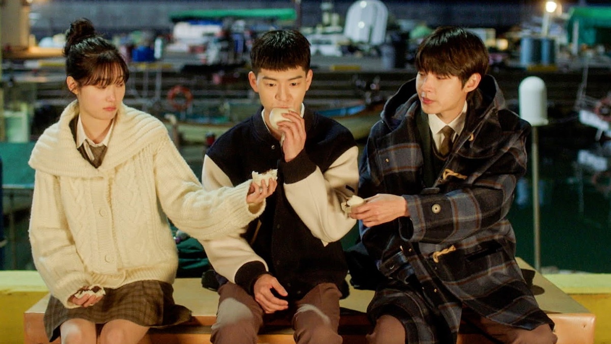 Кадр из дорамы «Семья по выбору»