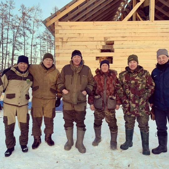 Дом за 17 дней: как «Спецназ добра» из села построил жилье для отца-одиночки с пятью детьми