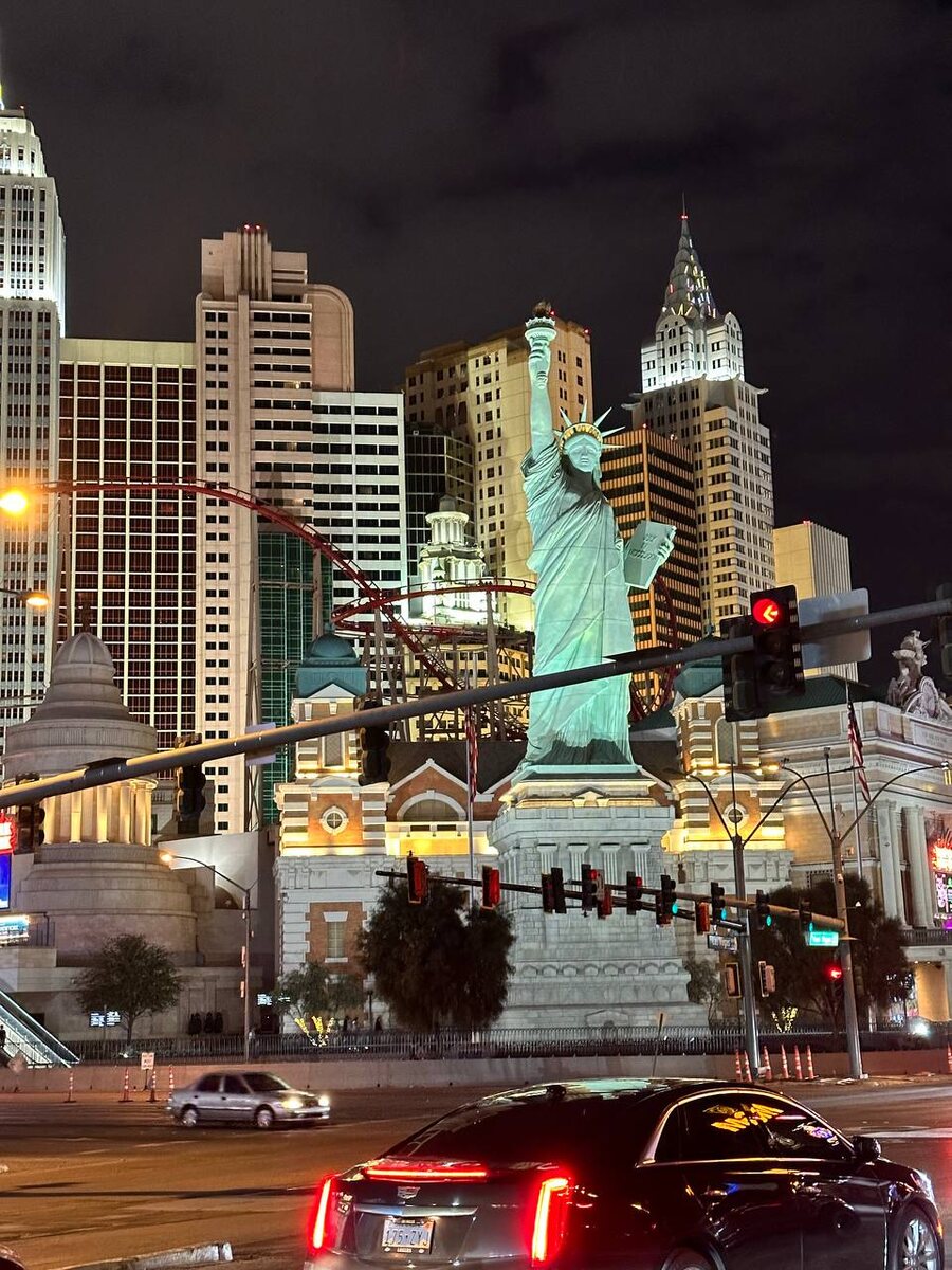 Лас-Вегас поразил меня до глубины души своими масштабами!