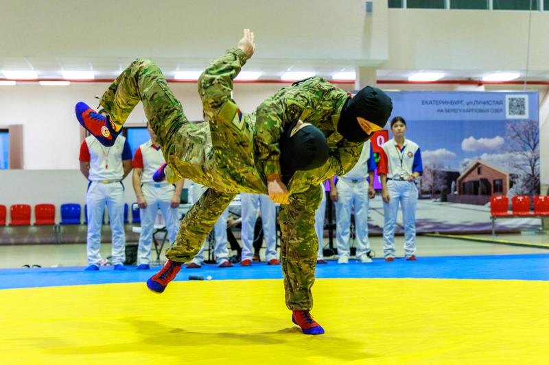    Фото предоставлено Федерацией самбо Свердловской области. Самбисты
