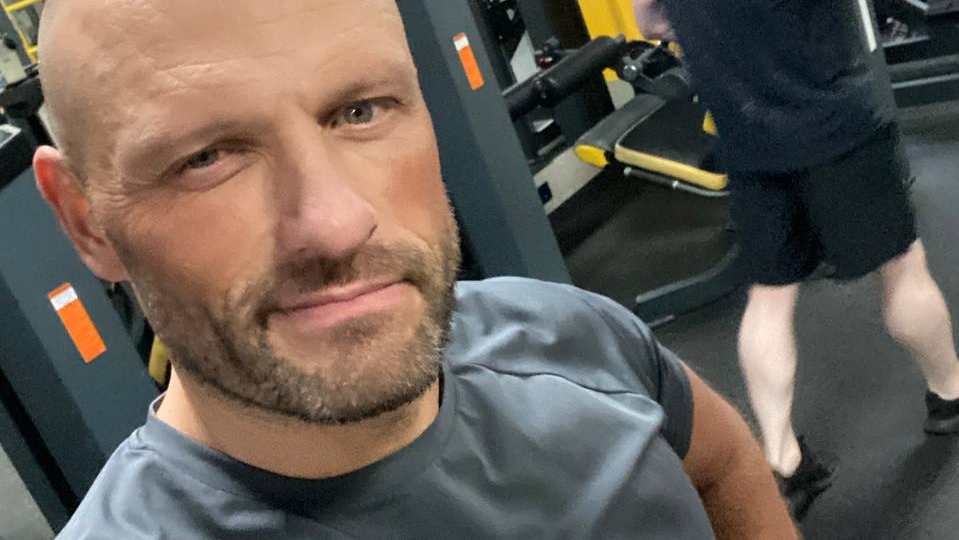 ДОШЕЛ ДО ДВЕРИ, НО ТАК И НЕ ОТКРЫЛ…