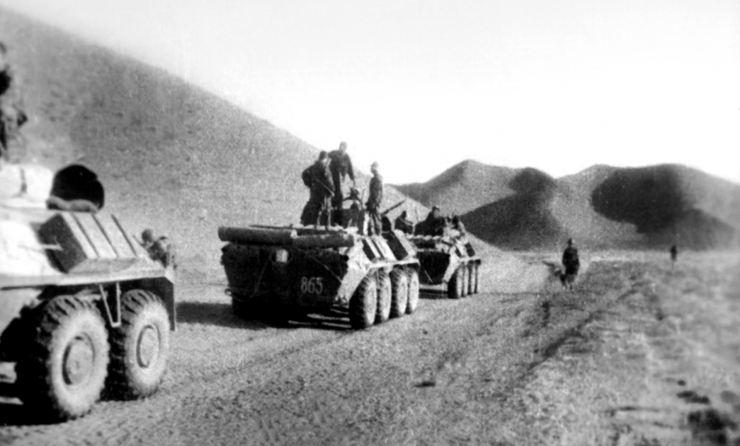 Бронегруппа ММГ "Кайсар" на боевом выходе. Республика Афганистан, 1988 год