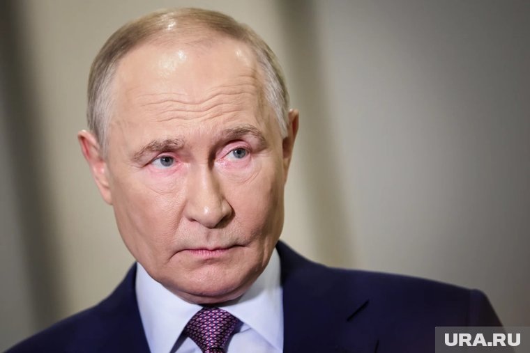     Президент РФ Владимир Путин прибыл с госвизитом в Индию