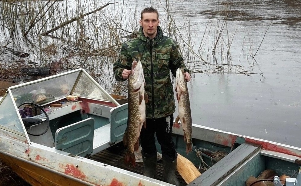                                                          Дмитрий Гречушкин на реке Тым