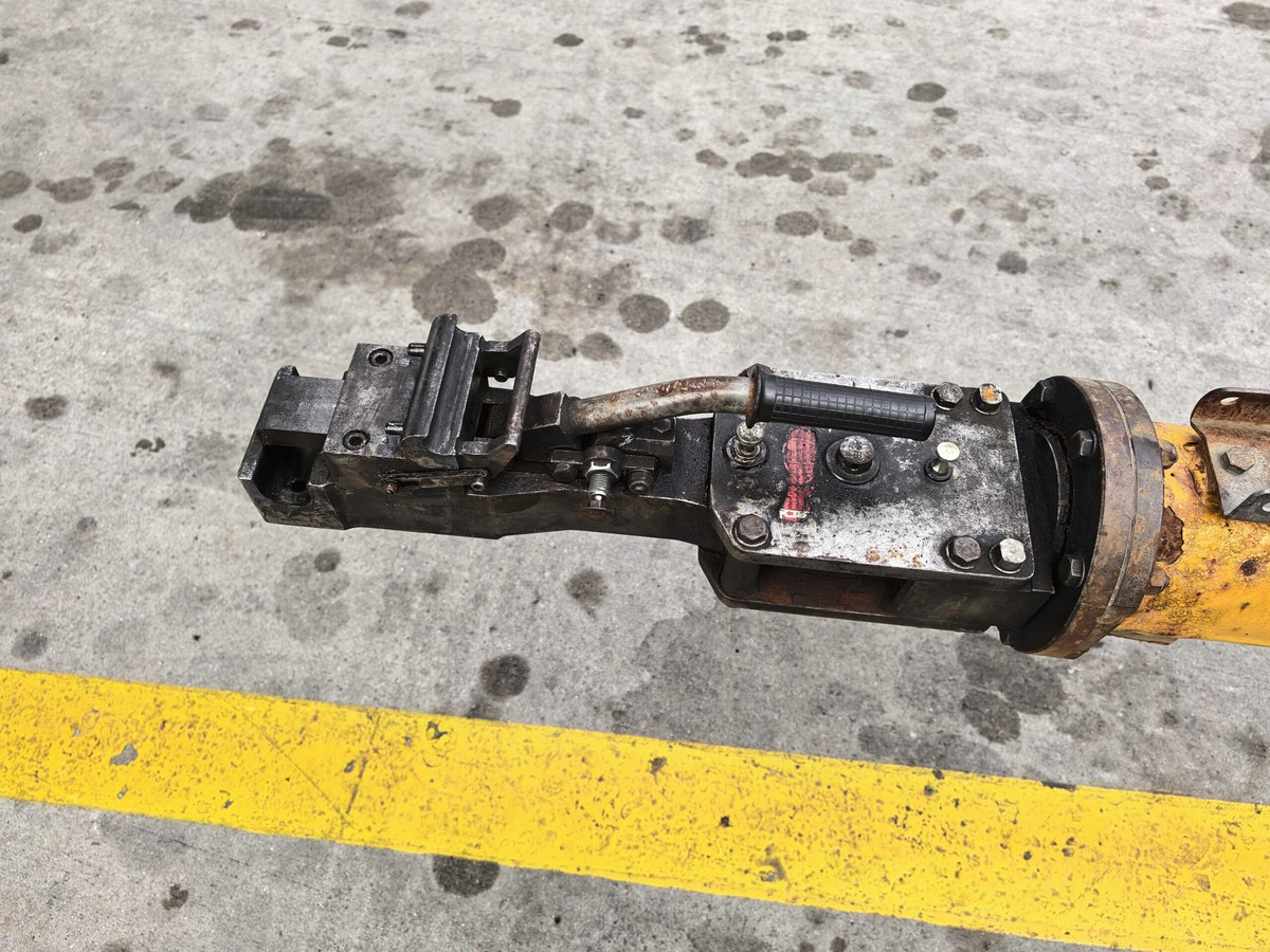 Голова водила (адаптер) для подсоединения к передней стойке шасси  📷
