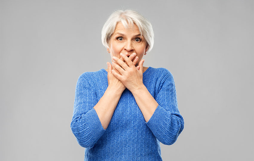 «Я боюсь, что все увидят»: как побороть стеснение из-за зубных протезов 🤔