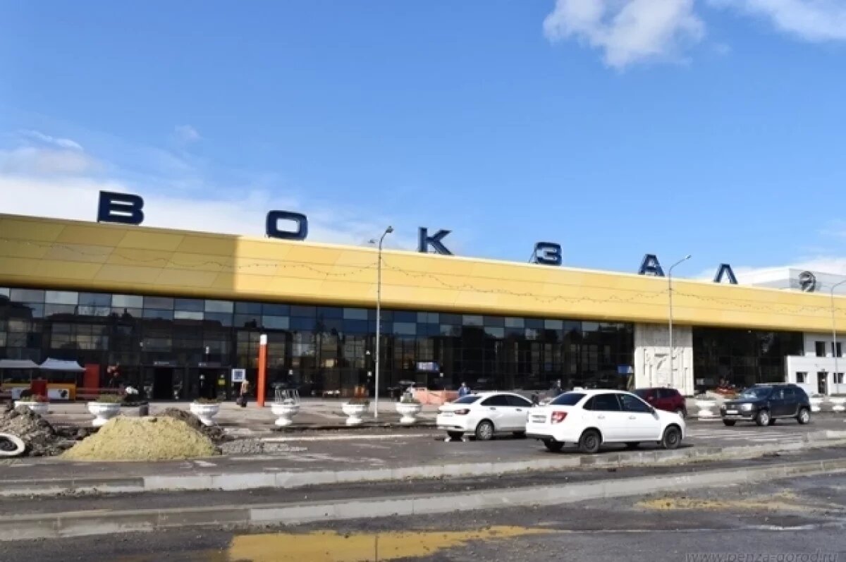    В Пензе на Привокзальной площади торговали просрочкой