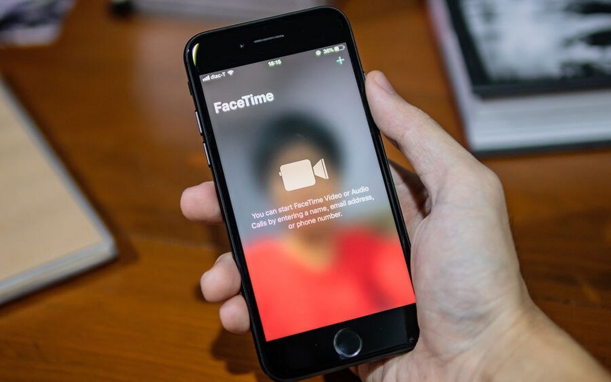    Роскомнадзор начал блокировку FaceTime в России из-за мошенничеств Фото: Shutterstock/FOTODOM