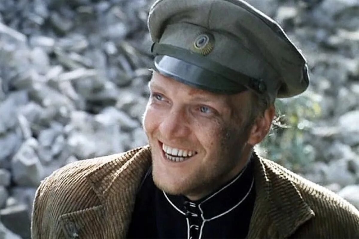    Александр Кайдановский в фильме «Свой среди чужих, чужой среди своих», 1974 год